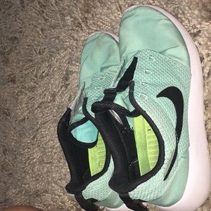 NIKE ROSHE no laces - teal